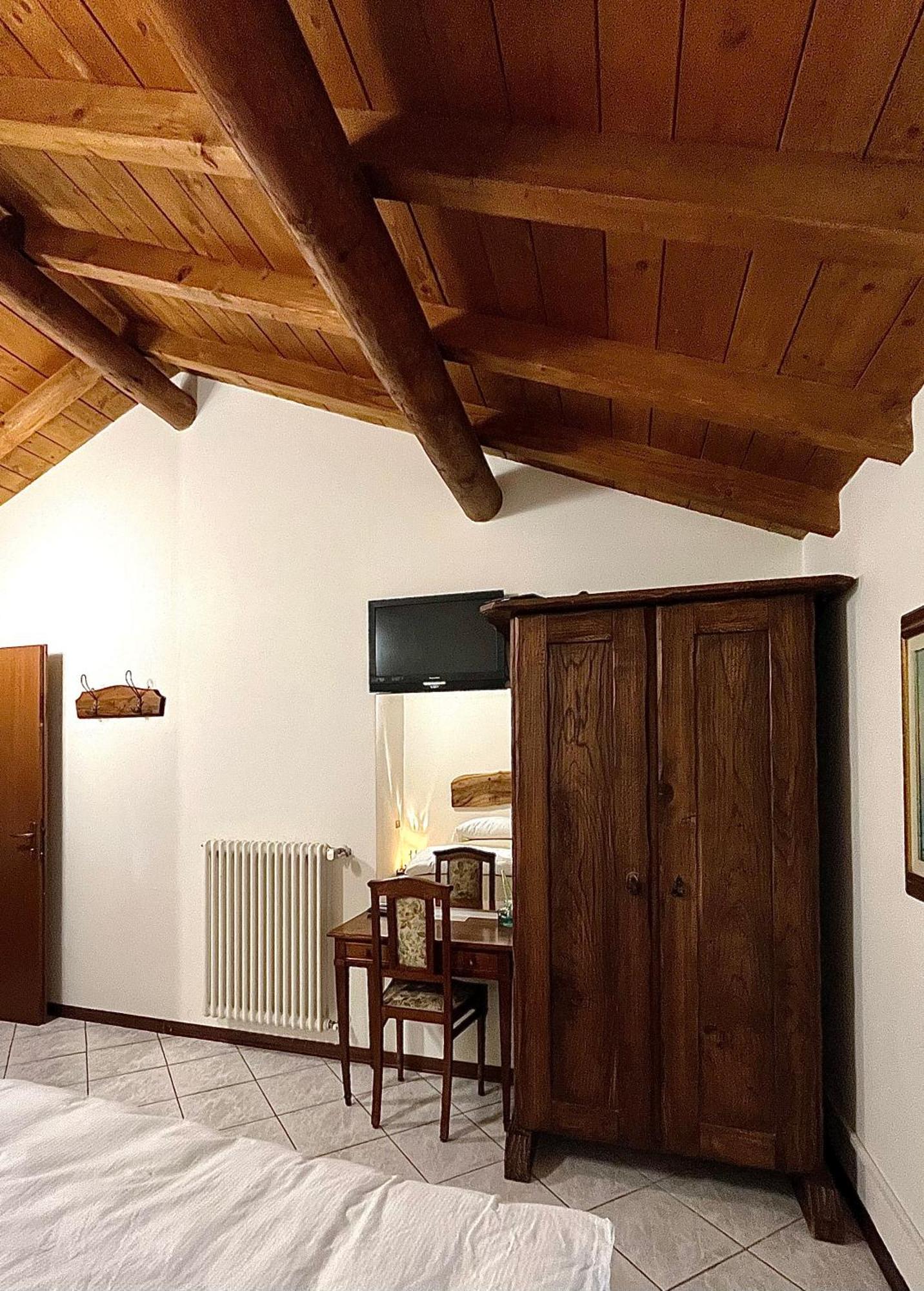 Agriturismo La Vecchia Chioderia グランドラ・エドゥニーティ エクステリア 写真