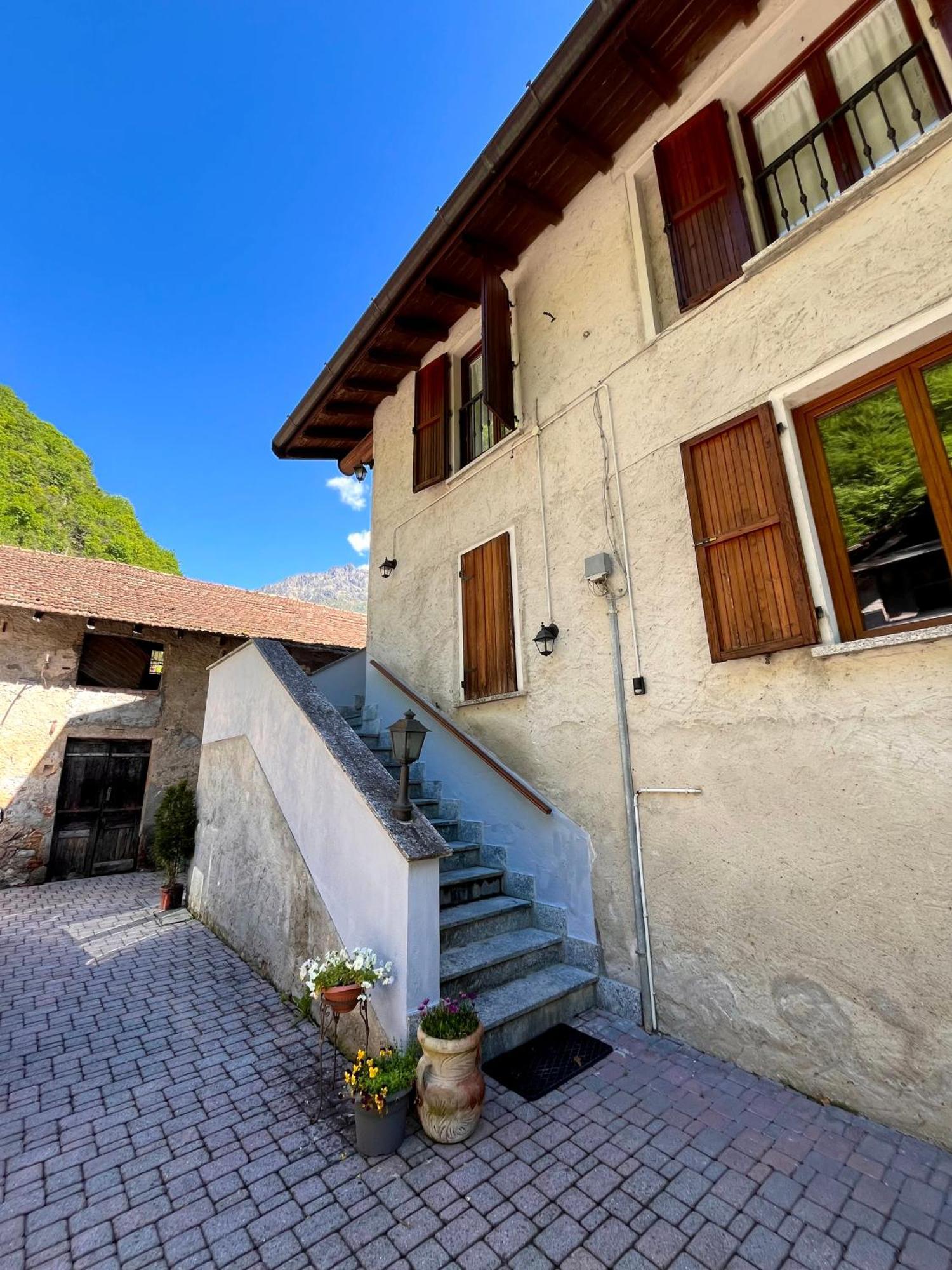 Agriturismo La Vecchia Chioderia グランドラ・エドゥニーティ エクステリア 写真